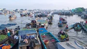 Buntes Markttreiben auf dem Mekong. Buntes Markttreiben auf dem Mekong.
