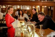 Nina Proll (Nicoletta Huber), Bernhard Schir (Hadrian Melzer). Nina Proll (Nicoletta Huber), Bernhard Schir (Hadrian Melzer).