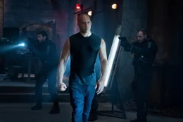 Dominic Toretto (Vin Diesel, vorne)