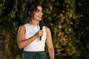 Zu Gast bei Till Reiners: Die Stand-up-Comedienne Ana Luc&iacute;a beim "ZDF Comedy Sommer"