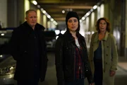Moritz Eisner (Harald Krassnitzer, li.), seine Kollegin Bibi Fellner (Adele Neuhauser, re.) und Meret Schande (Christina Scherrer, Mitte)