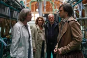 v.li.: Molkereiarbeiterin (Johanna Orsini), Bibi Fellner (Adele Neuhauser), Moritz Eisner (Harald Krassnitzer), Arnold Cistota (Valentin Postlmayr).