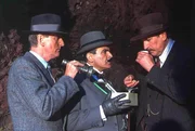 v.li.: Hastings (Hugh Fraser), Hercules Poirot (David Suchet), Chief-Inspector Japp (Philip Jackson).
