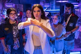 Belissa Escobedo (Milagro Reyes), Elpidia Carrillo (Roc&iacute;o Reyes), Bruna Marquezine (Jenny Kord), Adriana Barraza (Nana Reyes), George Lopez (Rudy Reyes).