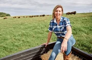 Katrin Diana Humpfer und ihr Mann Joachim z&uuml;chten in Schrozberg Bisons. Damit sind sie einer von 30 Bisonh&ouml;fen in Deutschland, von denen nur 14 auch selbst z&uuml;chten.