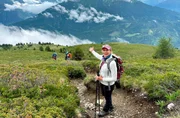 Tamina Kallert macht mit einer buntgemischten Wandergruppe eine Alpen&uuml;berquerung entlang des legend&auml;ren Fernwanderwegs E5.