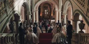 Kaiser Franz (Jannik Schümann) empfängt Sisi und deren Familie am Wiener Hof. Die Verwendung des sendungsbezogenen Materials ist nur mit dem Hinweis und Verlinkung auf RTL+ gestattet. Kaiser Franz (Jannik Schümann) empfängt Sisi und deren Familie am Wiener Hof. Die Verwendung des sendungsbezogenen Materials ist nur mit dem Hinweis und Verlinkung auf RTL+ gestattet.