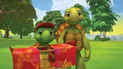 Franklin hat sich mit seinem Vater, Bär, Biber und deren Vätern zu einem Picknick verabredet, bei dem sie ihre Drachen steigen lassen wollen. Franklin hat sich mit seinem Vater, Bär, Biber und deren Vätern zu einem Picknick verabredet, bei dem sie ihre Drachen steigen lassen wollen.