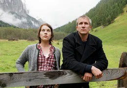 Benedikt (Markus B&ouml;ker) und Johanna (Victoria Mayer) sp&uuml;ren, dass sie noch immer zusammen geh&ouml;ren.