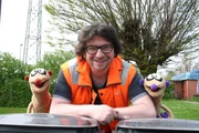 Die Erdm&auml;nnchen Jan und Henry sind davon &uuml;berzeugt, dass in Ihrem Vorgarten ein Raumschiff gelandet ist, aber sie treffen auf jemanden anderen...
