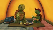 Franklin und Bär wollen zu einem lange geplanten Camping-Abenteuer im Garten aufbrechen. Doch Bär muss stattdessen mit seiner Familie Verwandte besuchen. Franklin ist darüber sehr traurig. Franklin und Bär wollen zu einem lange geplanten Camping-Abenteuer im Garten aufbrechen. Doch Bär muss stattdessen mit seiner Familie Verwandte besuchen. Franklin ist darüber sehr traurig.