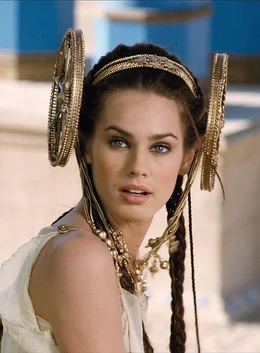 Prinzessin Irina (Vanessa Hessler) verliebt sich in den Gallier Romantix, ist jedoch Brutus, dem Adoptivsohn Caesars, versprochen. Die Olympischen Spiele sollen den Zwist beenden, der Sieger soll mit Irina verm&auml;hlt werden ...