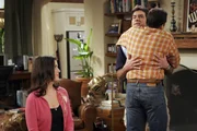 Rose (Melanie Lynskey, l.) hat es geschafft: Charlie (Charlie Sheen, M.) und Alan (Jon Cryer, r.) haben sich wieder versöhnt ... Rose (Melanie Lynskey, l.) hat es geschafft: Charlie (Charlie Sheen, M.) und Alan (Jon Cryer, r.) haben sich wieder versöhnt ...