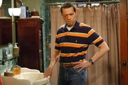 Nachdem Isabella Haushälterin Berta aus dem Haus vertrieben hat, lässt sie Alan (Jon Cryer) ein Geschwür über seinem Auge wachsen ... Nachdem Isabella Haushälterin Berta aus dem Haus vertrieben hat, lässt sie Alan (Jon Cryer) ein Geschwür über seinem Auge wachsen ...