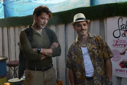 Mason Pollard (Dominic Sherwood, l.); Sugar Jax (Eddie Ramos, r.)