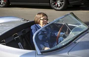 Nell trifft sich mit einem Gef&auml;ngnisinsassen, der wichtige Informationen bez&uuml;glich dem Maulwurf haben k&ouml;nnte, diese aber nicht preisgeben will. Doch was wird Hetty (Linda Hunt) dazu sagen?