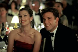 Ahnen nicht, dass sie schon bald in eine Intrige verwickelt werden, die die Welt an den Abgrund bef&ouml;rdern wird: Dr. Cathy Muller (Bridget Moynahan, l.) und CIA-Agent Jack Ryan (Ben Affleck, r.) ...