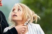 Ein brutaler Stalker bedroht das Leben von Maja (Myra Eetgerink).