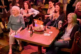 Grandma Annie (Betty White), Maureen Keiller, Grace Paxton (Mary Steenburgen), Gertrude (Malin Akerman).