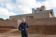 Kevin McCloud Kevin McCloud