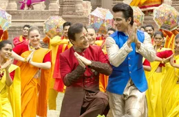 Vorne: Jack (Jackie Chan, l.) und Randall (Sonu Sood, r.)