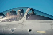 Screenshot aus dem Film: Kampfjet