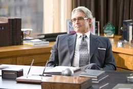 Michael Nouri als Chairman Bergen