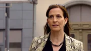 Katrin (Ulrike Frank) weiß, dass sie aktiv werden muss. Katrin (Ulrike Frank) weiß, dass sie aktiv werden muss.