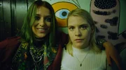 Elin (Clara Henry, l.) und Line (Ulrikke Falch)