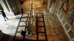 Kirche von innen in Jerusalem.    +++ Die Verwendung des sendungsbezogenen Materials ist nur mit dem Hinweis und Verlinkung auf RTL+ gestattet. +++