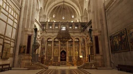 Kirche von innen in Jerusalem.    +++ Die Verwendung des sendungsbezogenen Materials ist nur mit dem Hinweis und Verlinkung auf RTL+ gestattet. +++