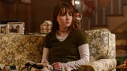 Dopesick Staffel 1 Folge 2 Dem Opioid ausgeliefert: Kaitlyn Dever als Betsy Mallum Dopesick Staffel 1 Folge 2 Dem Opioid ausgeliefert: Kaitlyn Dever als Betsy Mallum