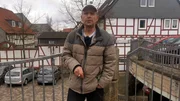 Klaus hat sechs Monate lang in seinem Auto gelebt. Nach einem Besuch in der Entzugsklinik will er nun sein Leben wieder in den Griff bekommen. Klaus hat sechs Monate lang in seinem Auto gelebt. Nach einem Besuch in der Entzugsklinik will er nun sein Leben wieder in den Griff bekommen.