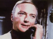 Ken Franklin (Jack Cassidy) entwickelt einen mörderischen Plan, um seinen Partner Jim, mit dem er eine Reihe von Bestsellern herausbringt, aus dem Weg zu räumen, weil dieser sich verselbständigen will. Ken Franklin (Jack Cassidy) entwickelt einen mörderischen Plan, um seinen Partner Jim, mit dem er eine Reihe von Bestsellern herausbringt, aus dem Weg zu räumen, weil dieser sich verselbständigen will.
