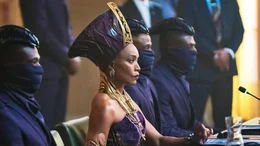 K&ouml;nigin Ramonda (Angela Bassett)
