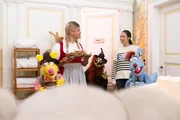 Sim&oacute;n (2. v. li.), Woonie (li.) und Maria m&uuml;ssen zu ungew&ouml;hnlichen Methoden greifen, um sich der Hexe zu stellen und Woozle (re.) zu retten.
