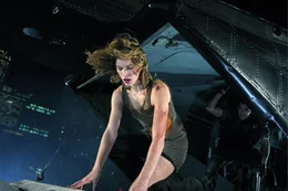 Ein gnadenloser Wettlauf mit der Zeit beginnt: Alice (Milla Jovovich) ...