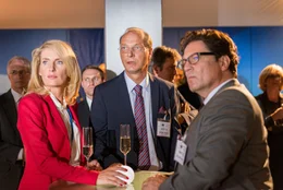 Maria Furtw&auml;ngler (Vera Edwards), Martin Brambach (Roger Adler), Francis Fulton-Smith (Interpol-Pr&auml;sident Benjamin Noble).