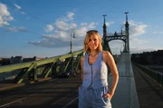 Ein kleiner Abstecher nach Budapest steht auch auf der Reiseliste von Stephanie Müller-Spirra. Zwischen traditionsreichen Kaffeehäusern, kreativer Streetart, historischen Gassen und dem Blick auf die Donau zeigt sich die ungarische Hauptstadt als perfektes Ausflugsziel einer Reise voller Natur, Kultur, Gastfreundschaft und sommerlicher Leichtigkeit. Ein kleiner Abstecher nach Budapest steht auch auf der Reiseliste von Stephanie Müller-Spirra. Zwischen traditionsreichen Kaffeehäusern, kreativer Streetart, historischen Gassen und dem Blick auf die Donau zeigt sich die ungarische Hauptstadt als perfektes Ausflugsziel einer Reise voller Natur, Kultur, Gastfreundschaft und sommerlicher Leichtigkeit.