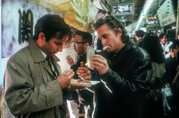 Die New Yorker Polizisten Charlie Vincent (Andy Garcia, li.) und Nick Conklin (Michael Douglas, re.) kommen in Japan kriminellen Machenschaften auf die Spur.