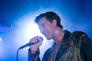 Traumsequenz: Vanessa träumt, dass Christoph (Lars Korten) ihr als Frontmann einer Band einen Song widmet... Traumsequenz: Vanessa träumt, dass Christoph (Lars Korten) ihr als Frontmann einer Band einen Song widmet...
