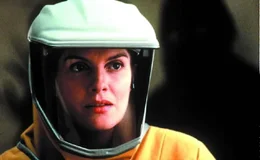 Dr. Roberta "Robby" Keough (Rene Russo)                               .