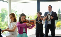 Clara (Martina Gedeck, l.), Lilia (Allegra Tinnefeld), Bertschi (Robert Palfrader, r.).