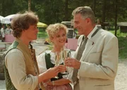 (v.li.): Sascha Wussow (Georg Brandner), Andrea Lamatsch (Sissy Brandner), Klaus Wildbolz (Wenzel Hofer).