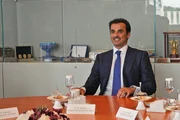 Tamim bin Hamad Al Thani ist ein mächtiger Herrscher, mit dem alle ins Gespräch kommen wollen. Tamim bin Hamad Al Thani ist ein mächtiger Herrscher, mit dem alle ins Gespräch kommen wollen.