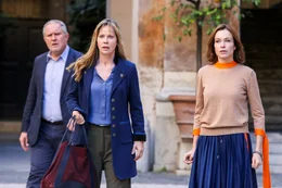 L-R: Walter Hauser (Harald Krassnitzer), Eva Hauser (Ann-Kathrin Kramer), F&uuml;rstin Gioia (Stefania Rocca).