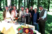(v.li.): Klaus Uhlich (Anton), Erwin Ebenbauer (Franz), Werner Prinz (Werner), Gabi Schmoll (Gabi), Joachim Bissmeier (Albert), Gila von Weitershausen (Henriette), Klaus Wildbolz (Wenzel Hofer).