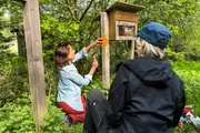 Mona Vetsch und Gaby Blum, Bezirksleiterin Luzerner Wanderwege Mona Vetsch und Gaby Blum, Bezirksleiterin Luzerner Wanderwege