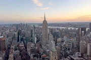 Blick auf das Empire State Building, Manhattan am Abend.