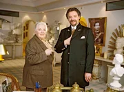 Agathe (Ruth Drexel) im Gespräch mit Hotelier Mühlheim (Gunter Berger). Agathe (Ruth Drexel) im Gespräch mit Hotelier Mühlheim (Gunter Berger).